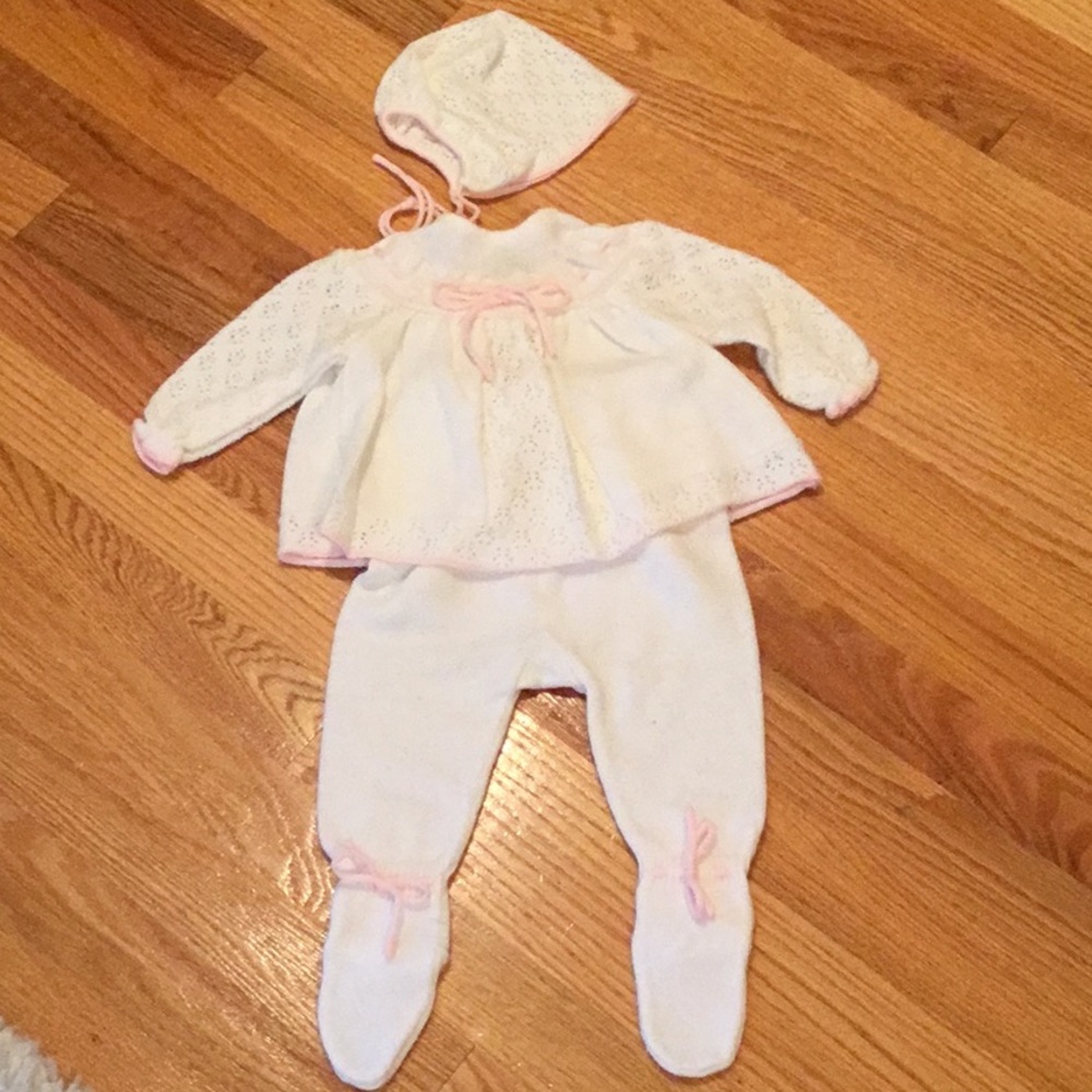 Mine Alone VINTAGE 3 piece knit ensemble,9 mos,hat, footed bottom, loose fit top